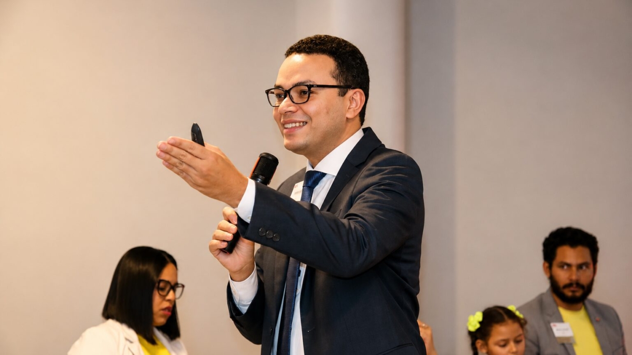 Advogado empresarial Gidelzo Fontes ministra palestra sobre conflitos entre sócios para empresários em Aracaju.